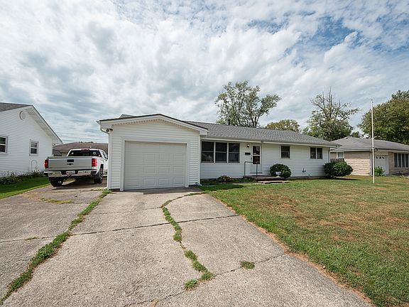 2nd image of 822 Sarasota Dr