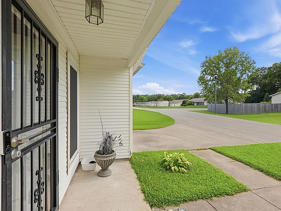4th image of 14101 Rockinghorse Ln