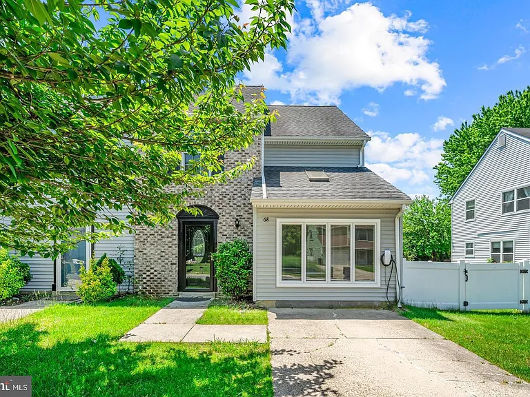 68 Franklin Dr — Photo 2
