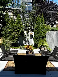 693 De Graw Street, #1