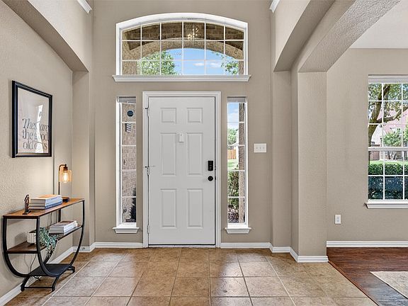 4th image of 812 Cascades Dr