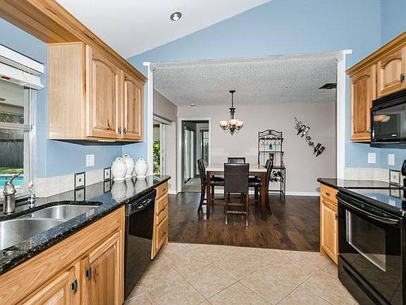 5th image of 2837 Meadow Wood Dr