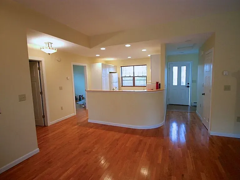 2 bed, 980 sqft, $1,750 — Photo 4