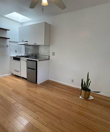 3rd image of 835 Pacific St APT 3