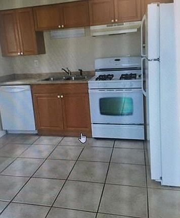 5th image of 4508 Laplace St