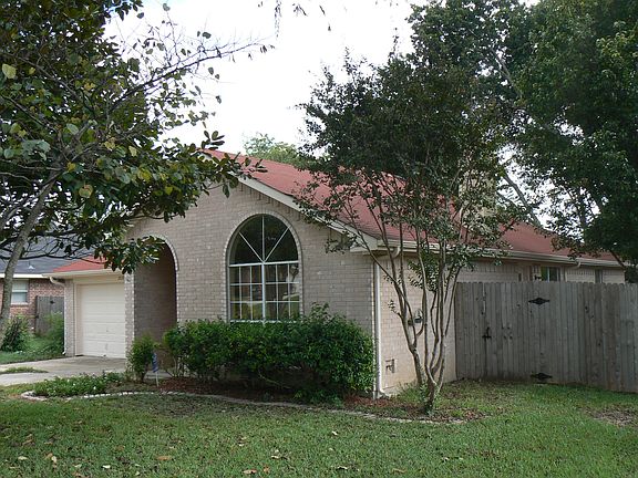 5th image of 208 Oak Meadow Ln