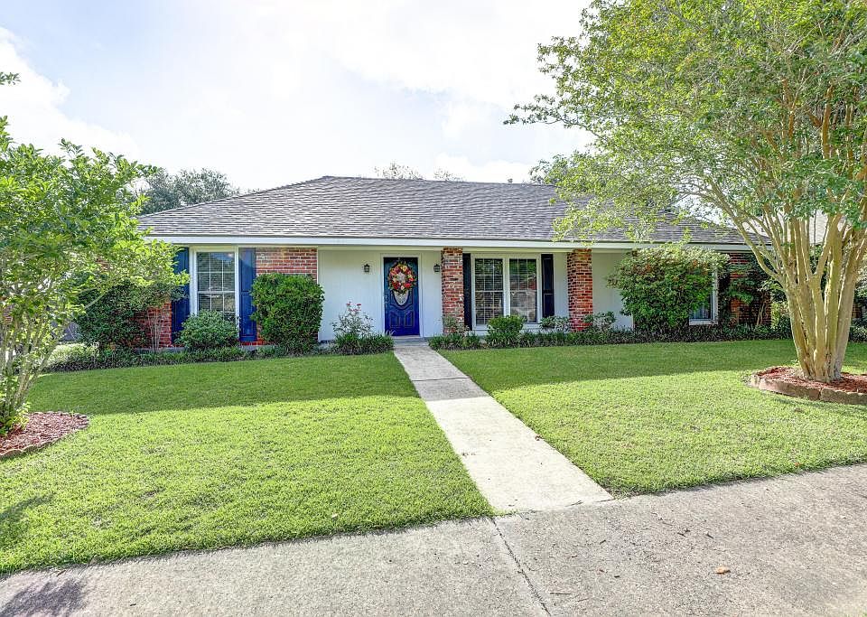 1st image of 305 Upland Dr
