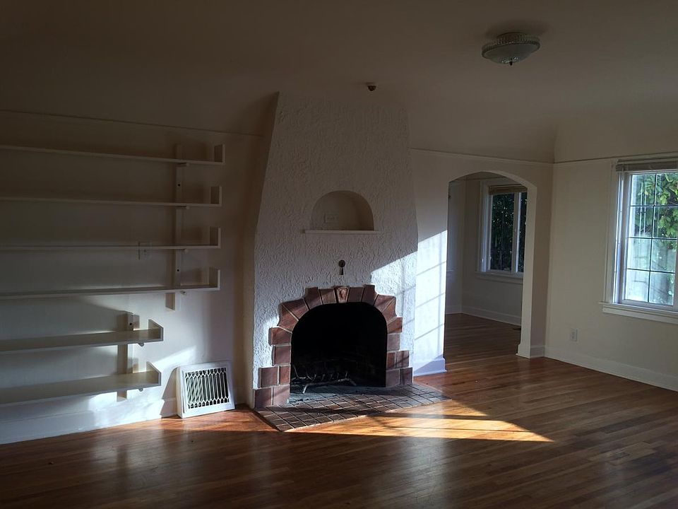 livingroom fireplace