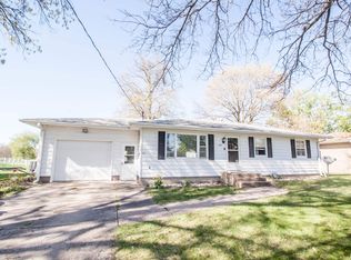 1003 Sunset Dr, Viola, IL 61486