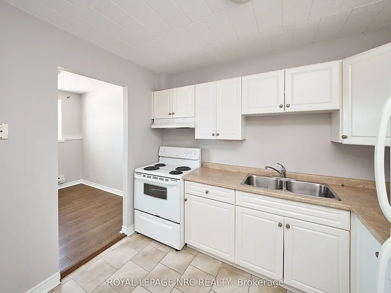 90 Woodlawn Rd #4 — Photo 10