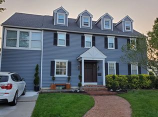 8212 Bayshore Dr W, Margate, NJ 08402