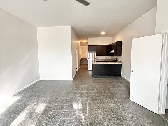 3rd image of 2258 S Washtenaw Ave #1F