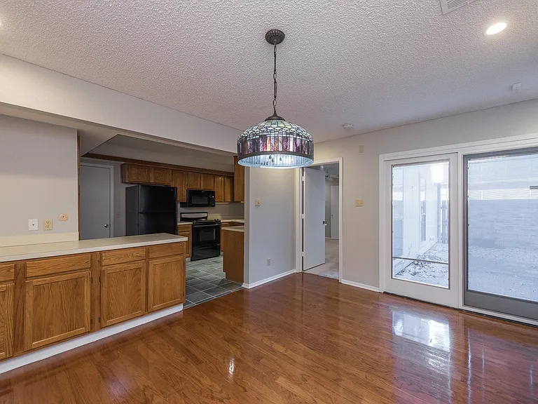 5128 Ledgestone Dr — Photo 14