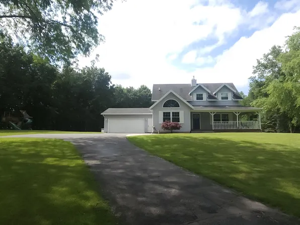 9390 76th St SE, Alto, MI 49302
