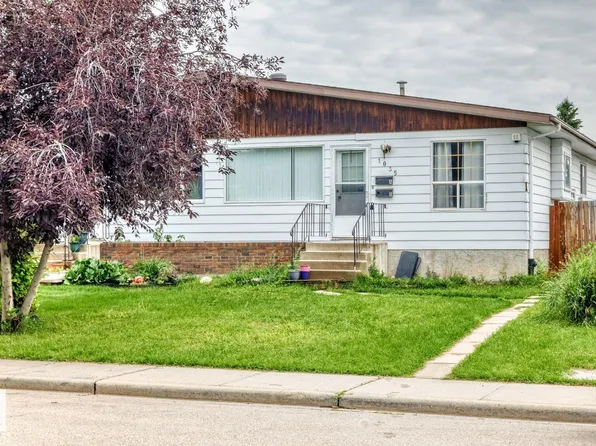 1035 Lakewood Rd N, Edmonton, AB T6K 3Y1