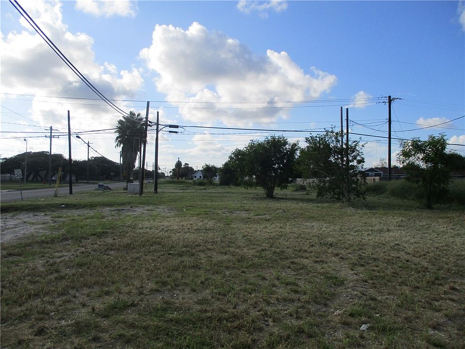 2nd image of 106 W Wheeler Ave
