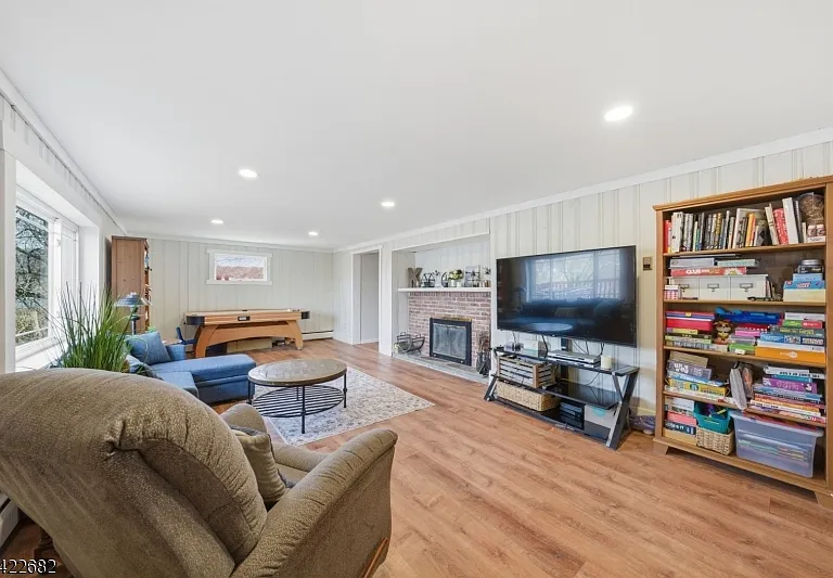 23 Edgemere Ave — Photo 30