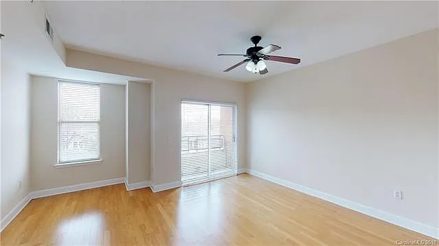 Located in the heart of Dilworth in the amazing 1315 East building, this stunning condo is clean ... — Photo 3