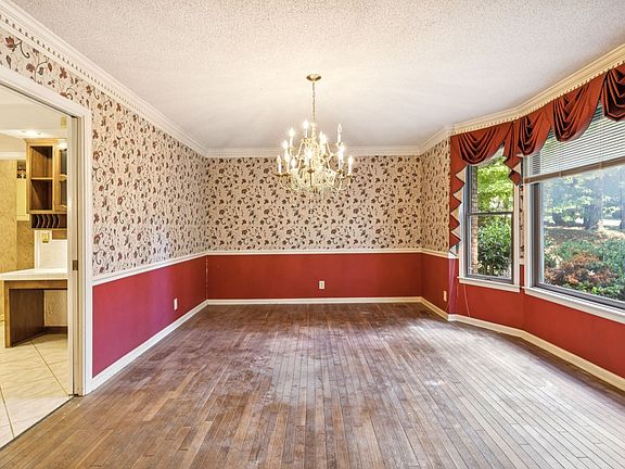 5th image of 805 Shady Bluff Trl