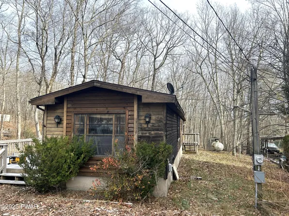 236 Well Rd, Greeley, PA 18425