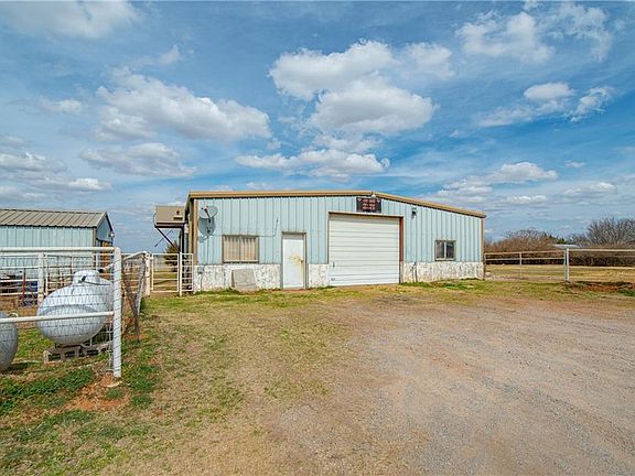 2nd image of 1704 County Road 1441