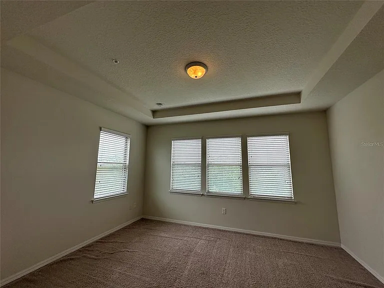 527 Piazza Point — Photo 26