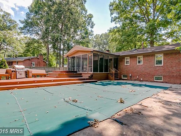 In-ground Pool, Jacuzzi, Deck, Porch