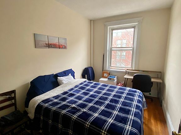 4th image of 108 Peterborough St #1