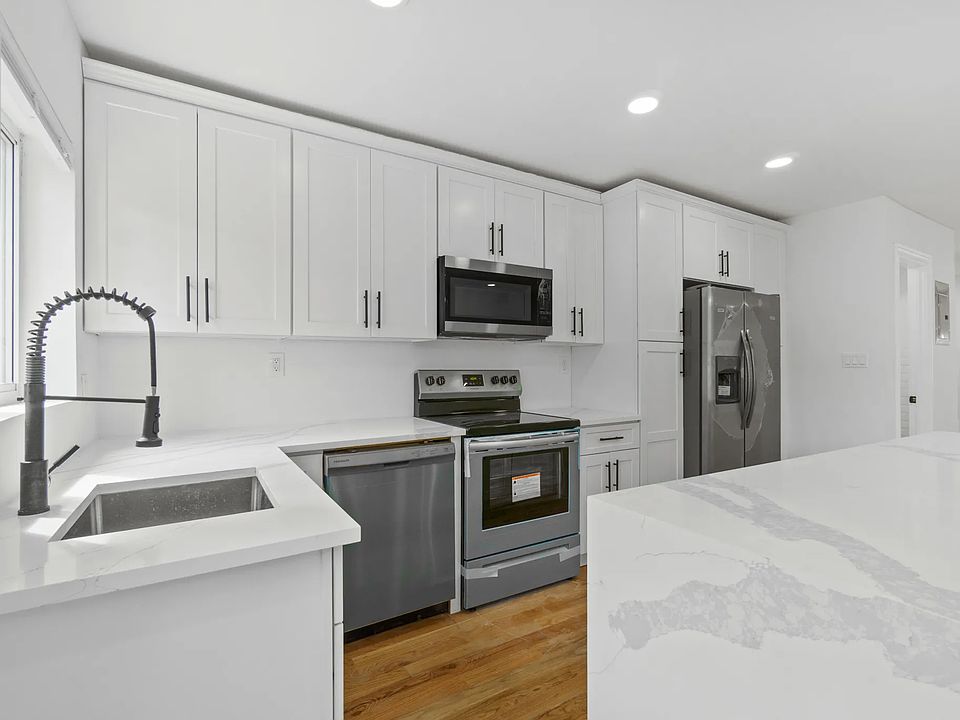 1st image of 4103 Bronxwood Ave #W