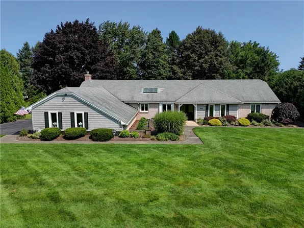 484 Stone Rd, Pittsford, NY 14534