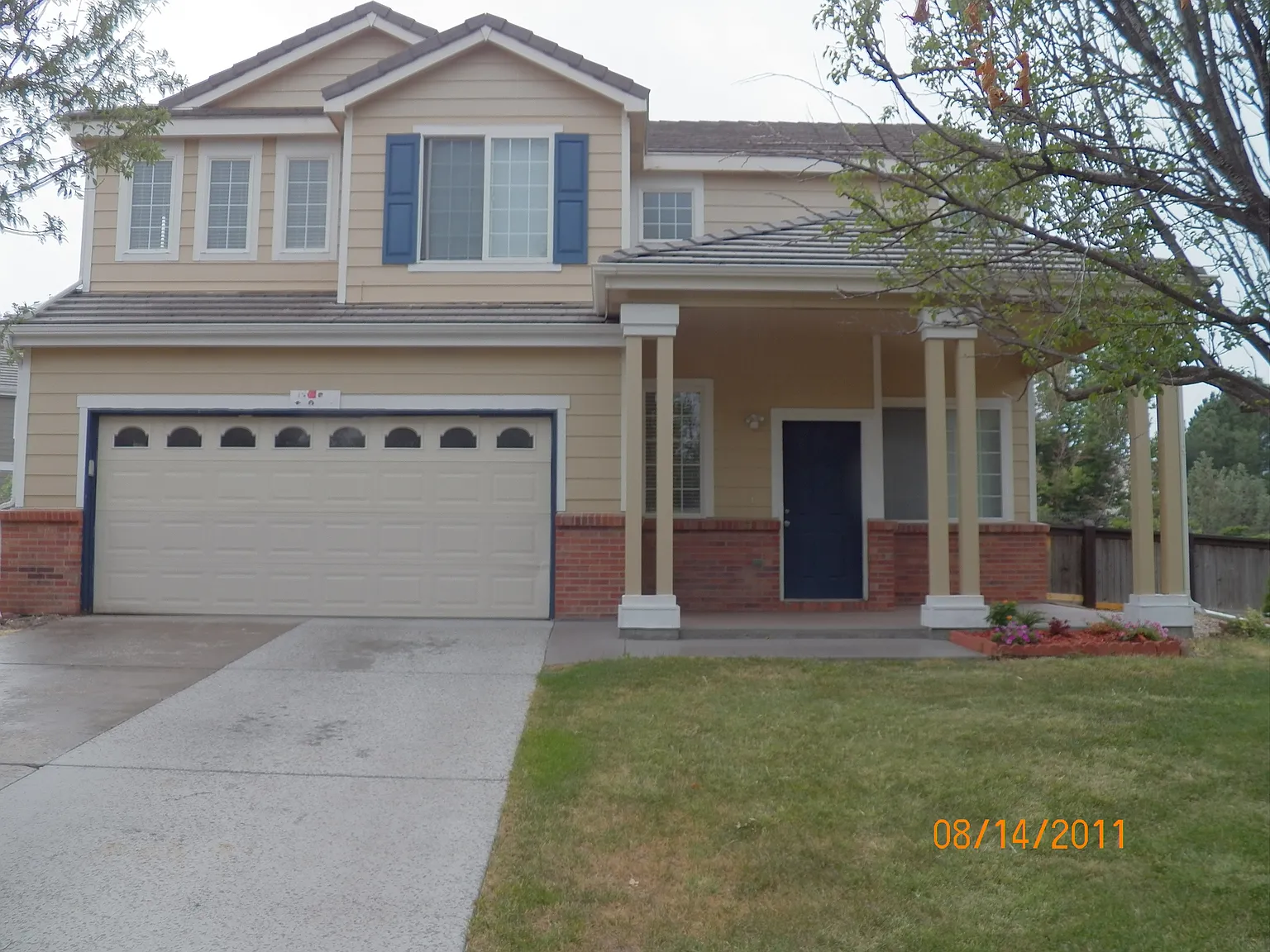 3 bed, 2.5 bath, 1922 sqft, $2,800 — Photo 1