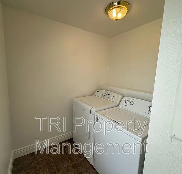1526 9th Ave #4 — Photo 12