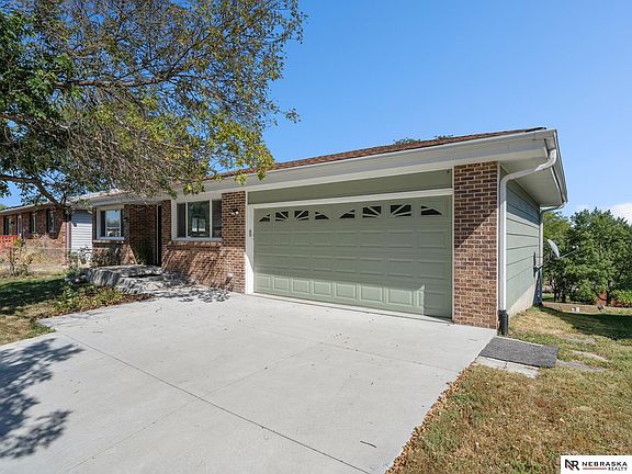 3rd image of 3936 NW 57th St