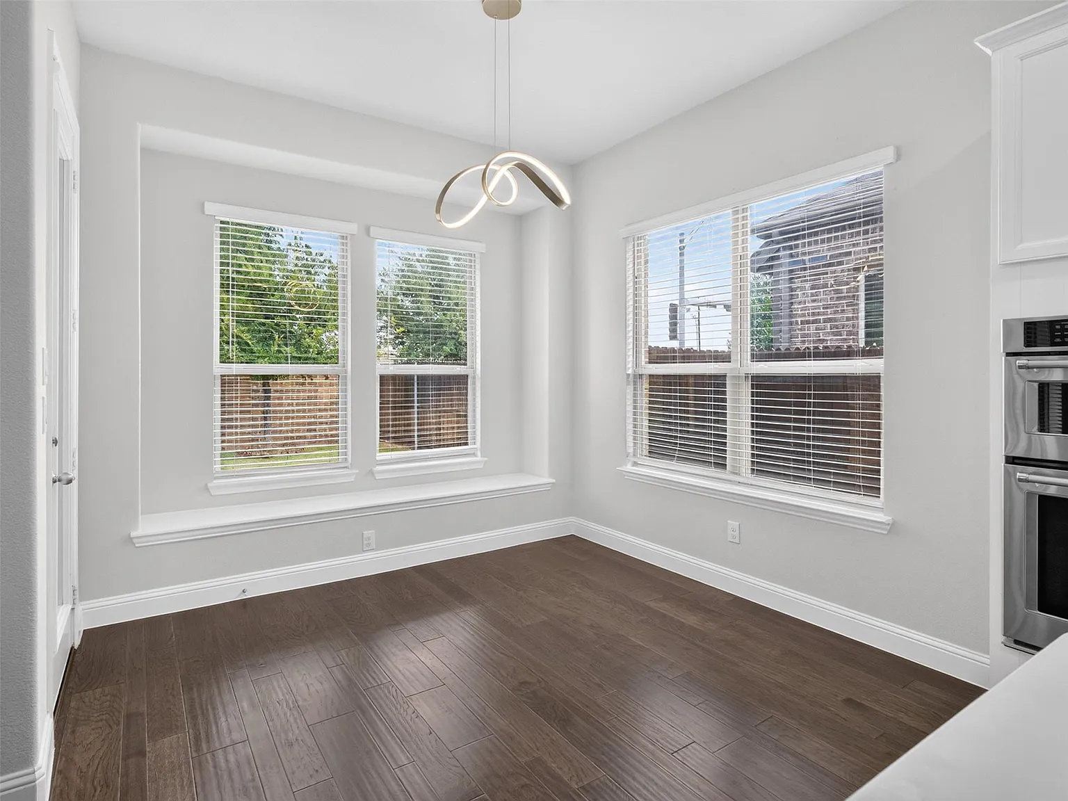 4 bed, 3038 sqft, $3,600 — Photo 4