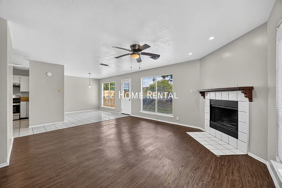 No Security Deposit Option Available | Immediate Move-In | 3BR + Game Room! — Photo 3