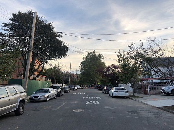 5th image of 2935 Throop Ave