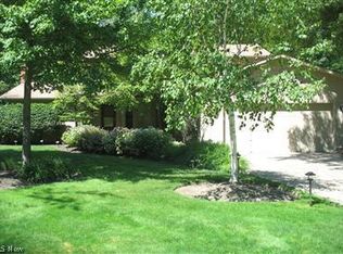 3958 W Meadow Ln, Beachwood, OH 44122