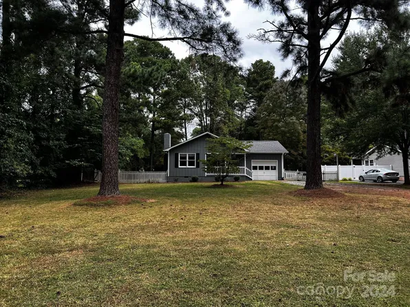 320 Chuckwood Rd, Mooresville, NC 28117