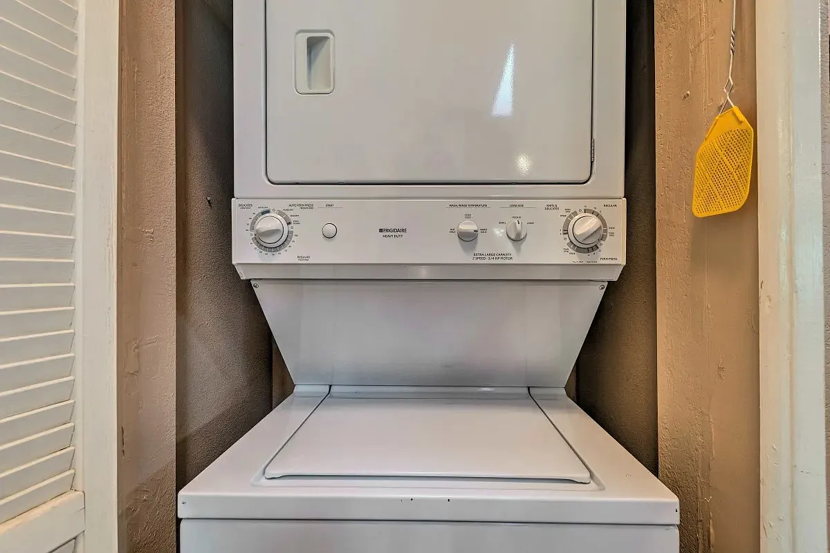 2 bed, 1250 sqft, $1,890 — Photo 4