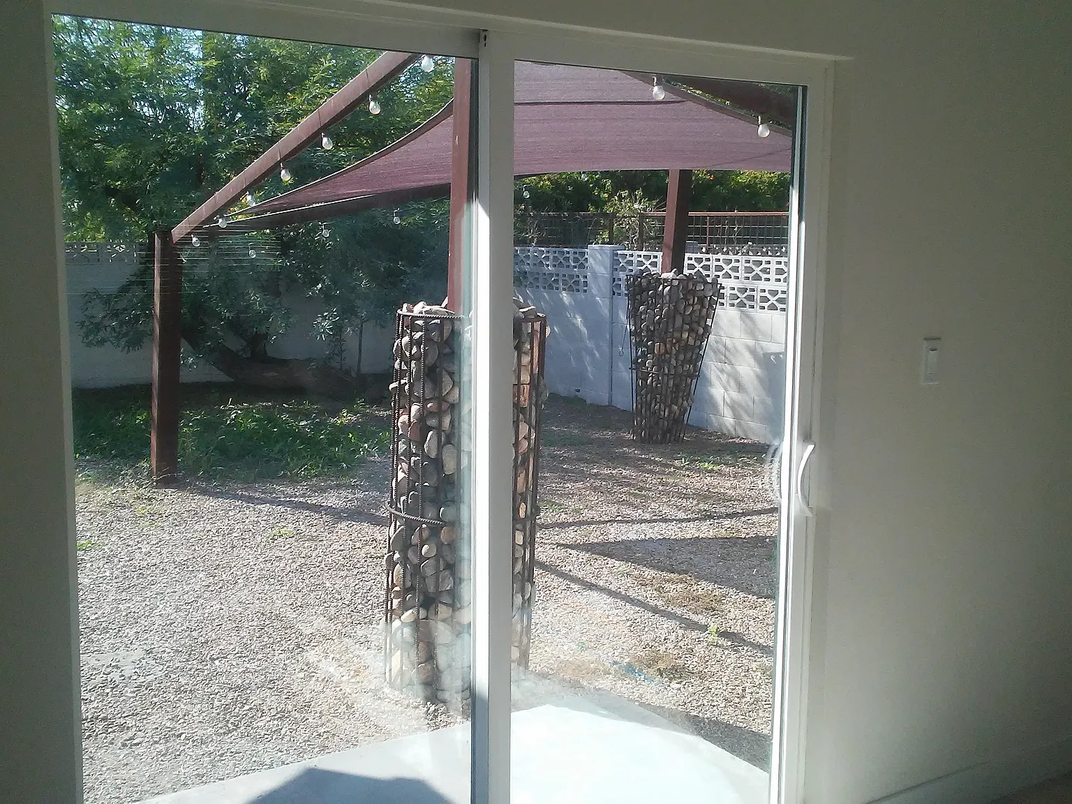 8 bed, 1900 sqft, $1,200 — Photo 3