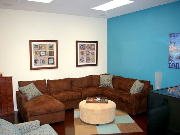 5th image of 2404 Victoria Gardens Ln