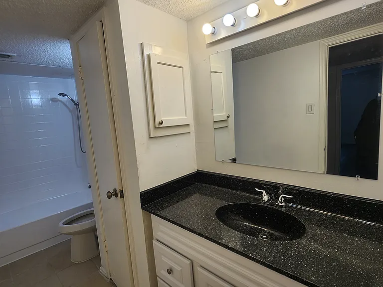 8109 Skillman St #1021 — Photo 4