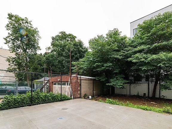 5th image of 160 Erasmus St #4E