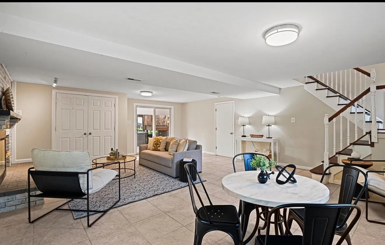 Point Pleasant Dr, Fairfax — Photo 3
