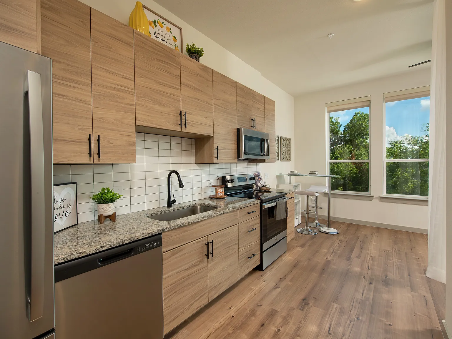 The Vic at Interpose — Photo 2