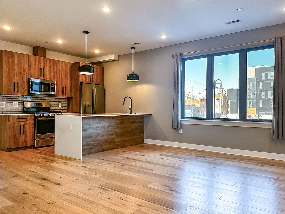 1316 N Front St #2B