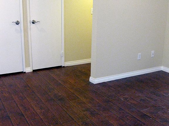 3rd image of 1416 N Gardenia Ave