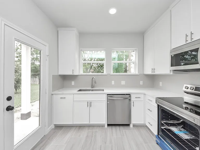 303 S Utah St — Photo 16