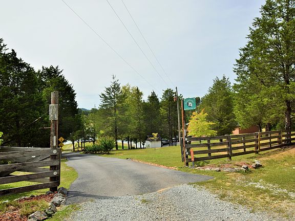 4th image of 1224 Owens Ln