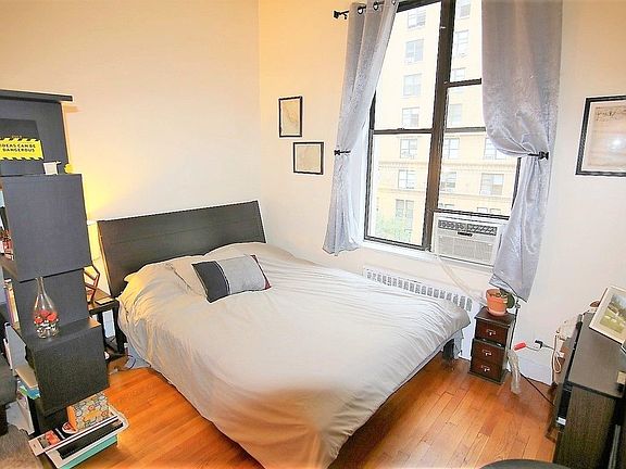2nd image of 34 W 86th St #D4